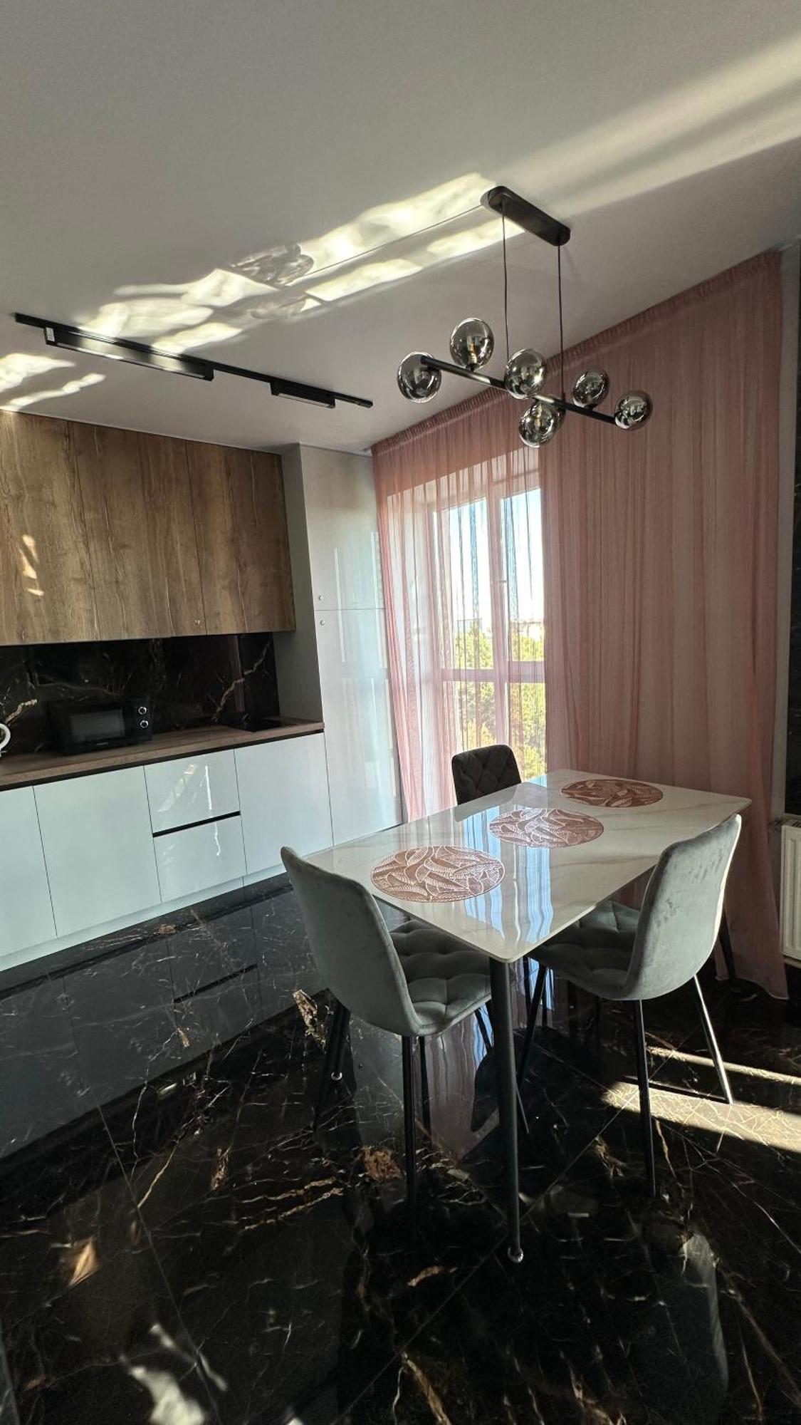 Exclusive Apartment & Жк Театральний Центр& Автовокзал Жк Great House Обласна Лікарня Rivne Dış mekan fotoğraf